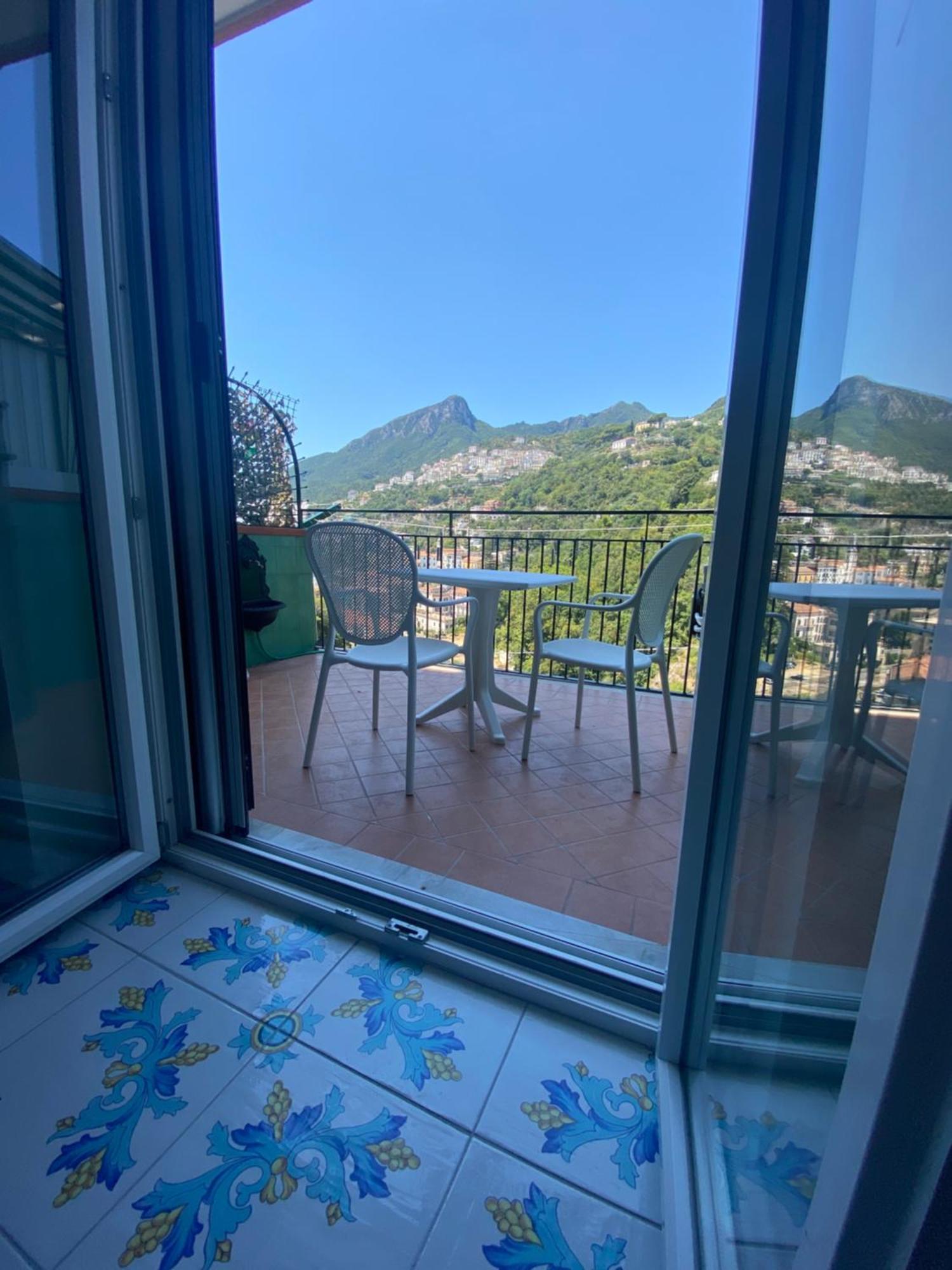 Апартаменты Panoramic Flat Amalfi Coast - Sea View 1 Виетри Экстерьер фото